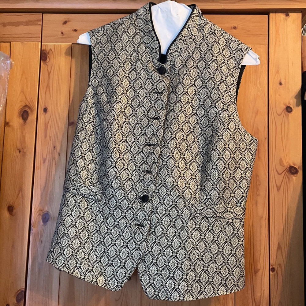 Georgiou sz8/S silver & black vest